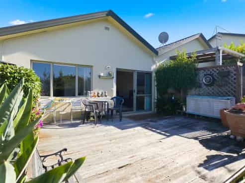 2/41 Manchester Way, Judea
