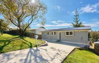 71 Lauderdale Road, Birkdale