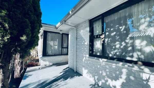 8 Teesdale Street, Burnside