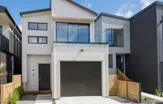 102C Te Oneroa Way, Long Bay