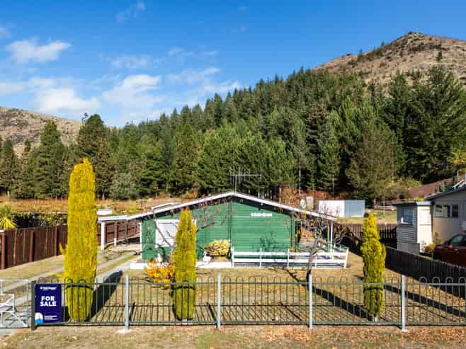 34 Black Peak Road, Omarama