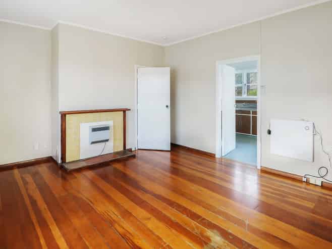 8 Compton Crescent, Taita