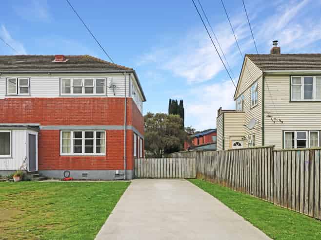 8 Compton Crescent, Taita