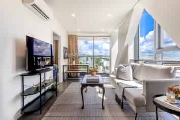 705/2b Augustus Terrace, Parnell