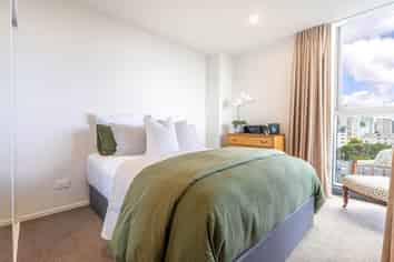 705/2b Augustus Terrace, Parnell