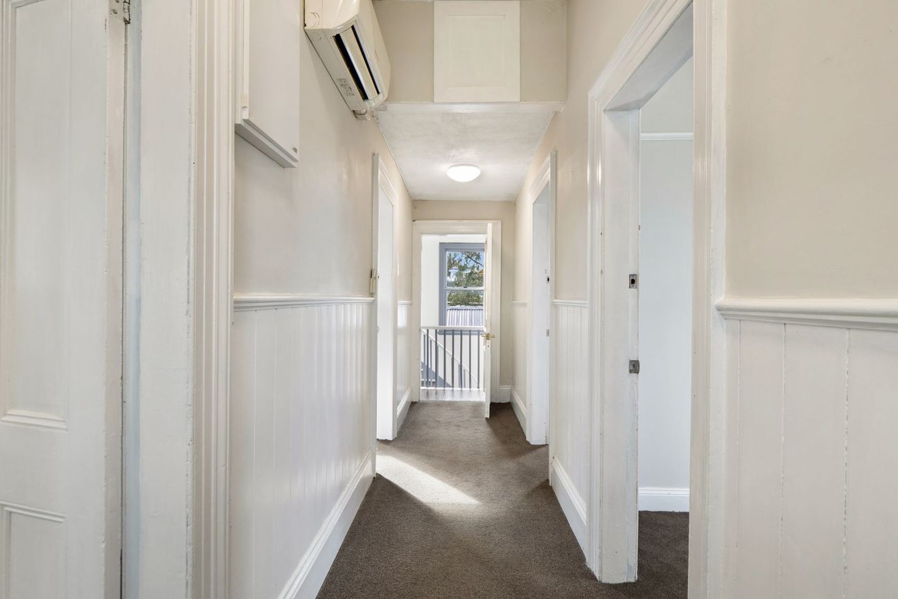 Walk to CBD + Potential to Add Value - Aanzicht 6