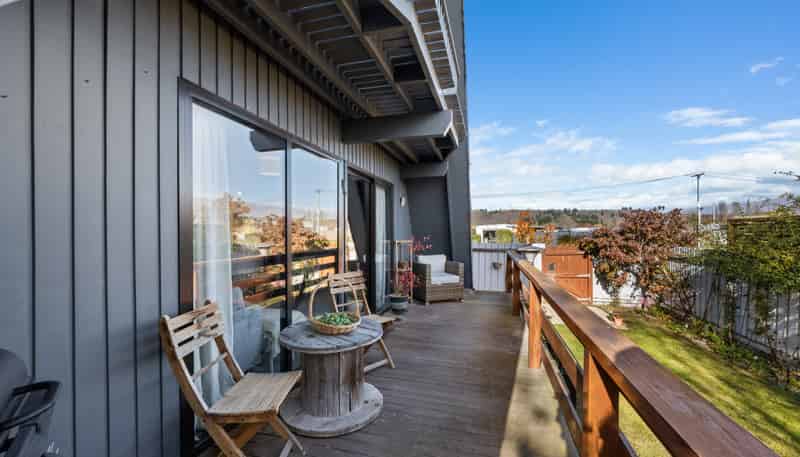 1 Don Place, Alexandra