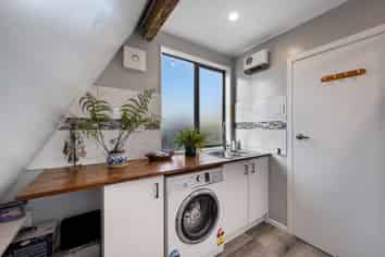 1 Don Place, Alexandra