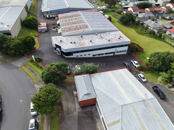 Corporate office + Prime 1,125sqm Warehouse