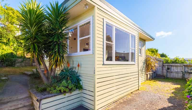 15b Ratanui Road, PARAPARAUMU