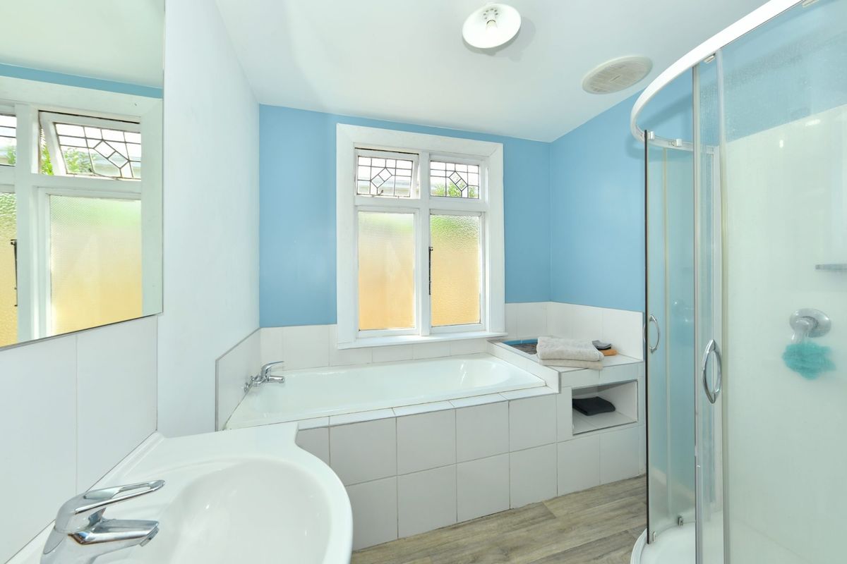 Under application - Charming 2-Bedroom Villa with Spacious Yard – pohled 4