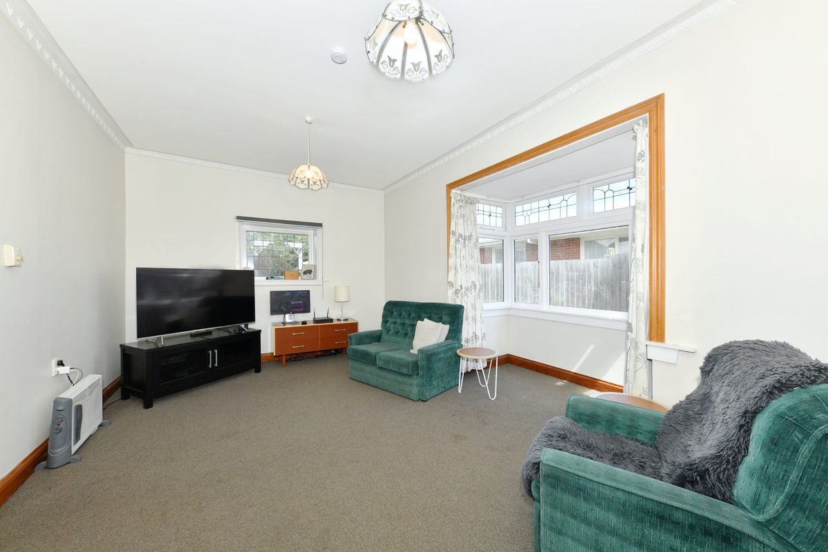Under application - Charming 2-Bedroom Villa with Spacious Yard – pohled 3