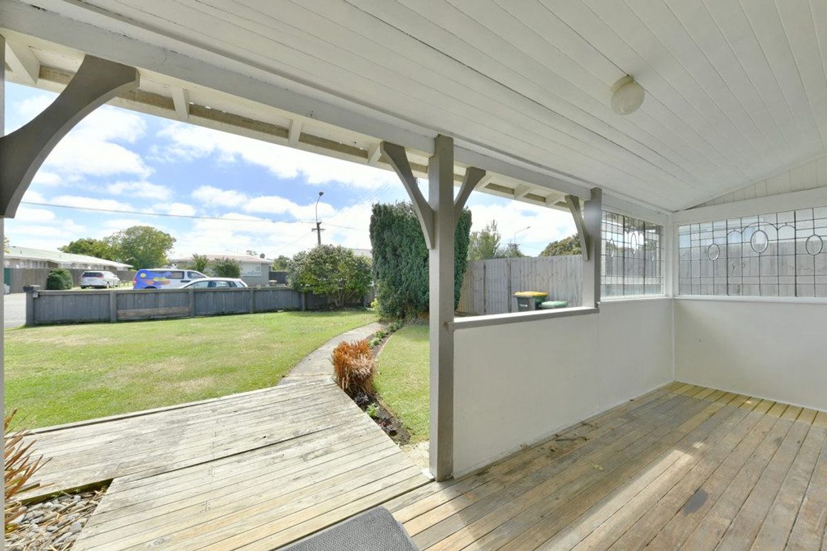 Under application - Charming 2-Bedroom Villa with Spacious Yard – další