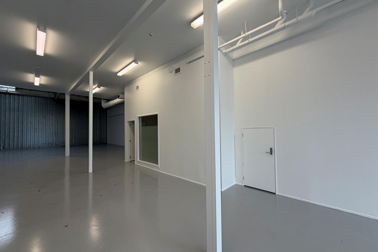 Mixed Height Warehouse - Ready Now! - Bild 6