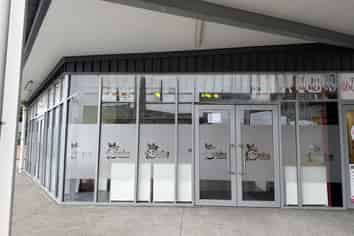 Fully fitted commercial kitchen in prime Takanini