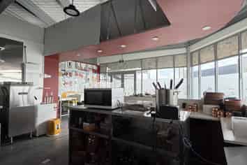 Fully fitted commercial kitchen in prime Takanini