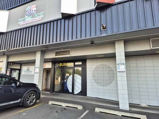 Food opportunity on busy Lincoln Road