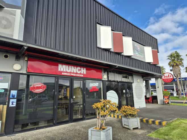 Food opportunity on busy Lincoln Road