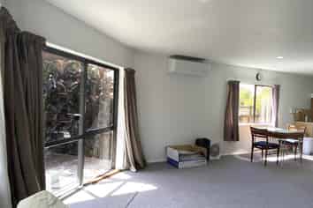 37b Fields Parade, Albany