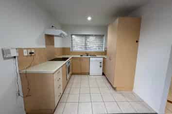 37b Fields Parade, Albany