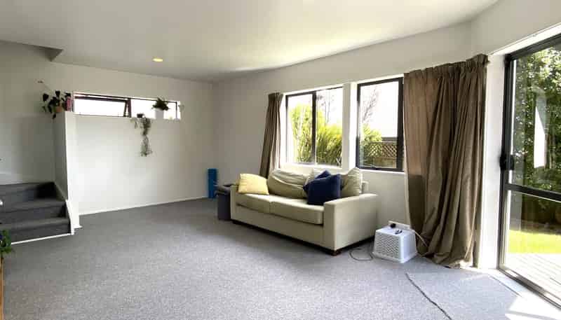 37b Fields Parade, Albany