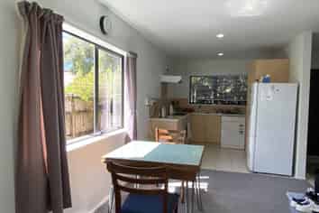 37b Fields Parade, Albany