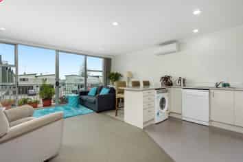 25/60 Parton Road, Papamoa