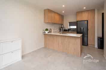 17/314 Worcester Street, Linwood