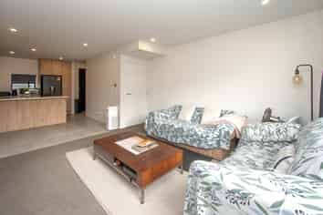 17/314 Worcester Street, Linwood