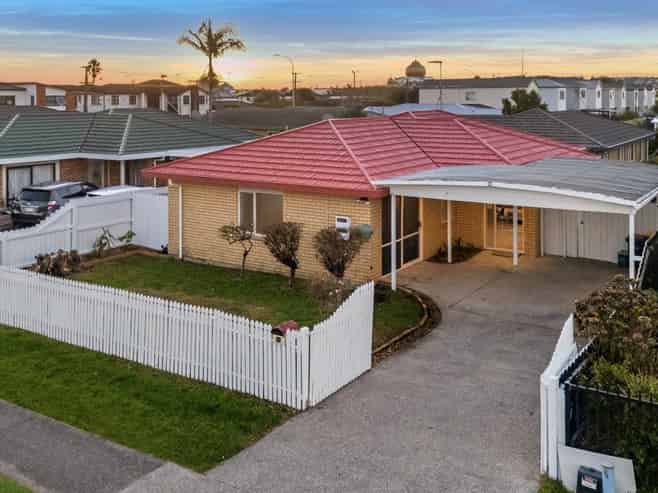 84 Manuroa Road, Takanini