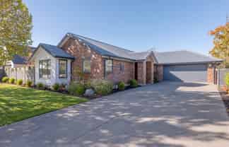 288 Southfield Drive, Lincoln