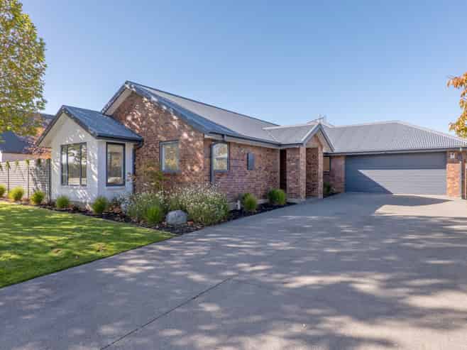 288 Southfield Drive, Lincoln