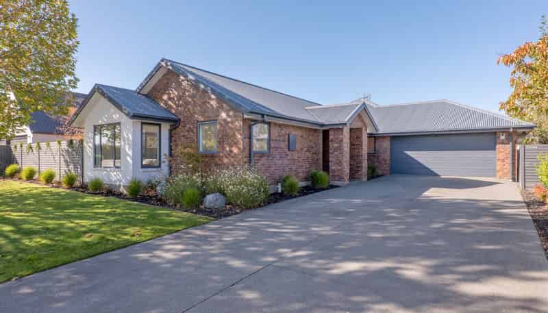 288 Southfield Drive, Lincoln