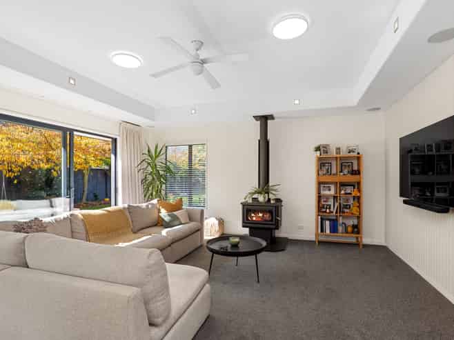 288 Southfield Drive, Lincoln