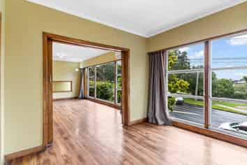 160 Carrington Road , Mount Albert