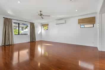 103 Golf Road , New Lynn