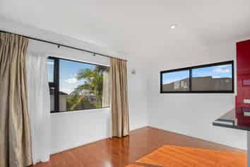 103 Golf Road , New Lynn