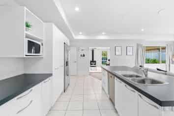 22 Everest Way, SPRINGSTON