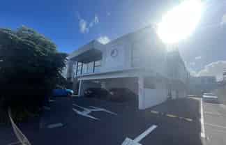 Mid Size Takapuna Businesses