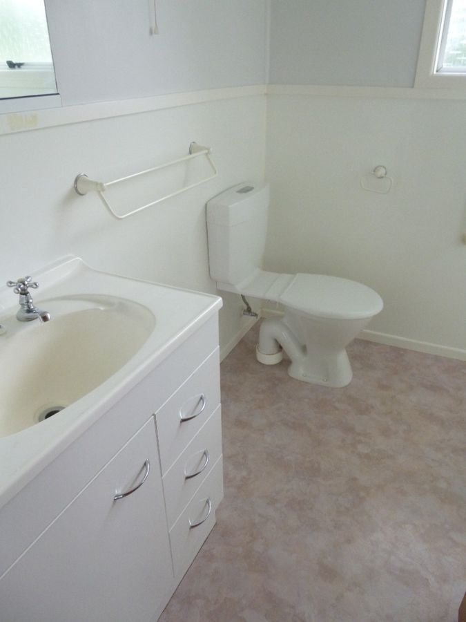 2 Bedroom Unit in Chartwell - Mehr