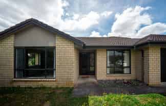 18 Oldfield Court, Huntington