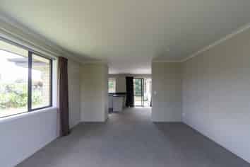 18 Oldfield Court, Huntington