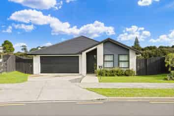 19 Tahuna Minhinnick Drive, Glenbrook