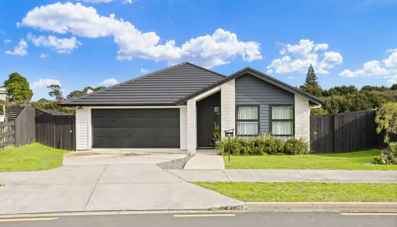 19 Tahuna Minhinnick Drive, Glenbrook
