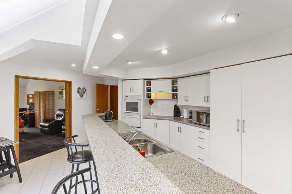 Beautifully Presented Family Home - Widok 4