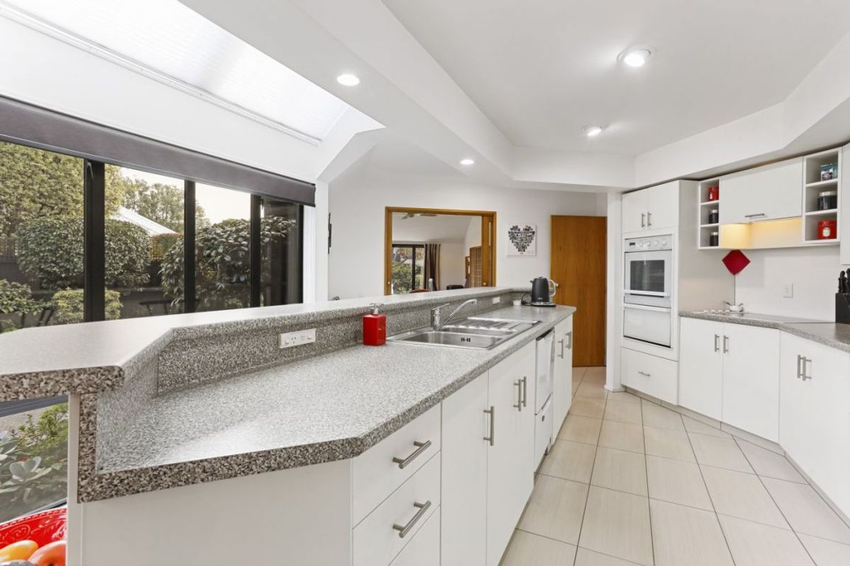 Beautifully Presented Family Home - Widok 5