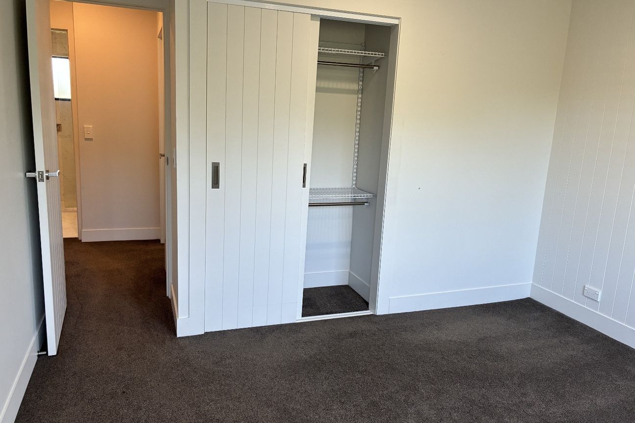 Modern Gem in Quiet Secure Environment - Altro