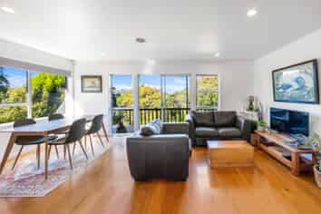 34 Rauhuia Crescent, Parau