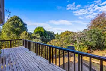 34 Rauhuia Crescent, Parau