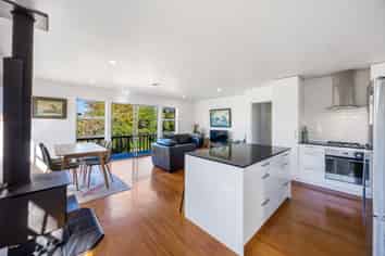 34 Rauhuia Crescent, Parau